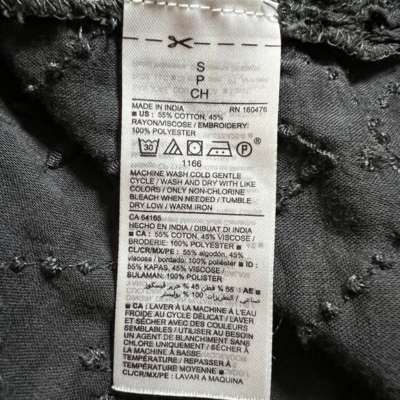 Old Navy Split Neck Boho Embroidered Blouse Size Small Neutral Casual Minimalist - Picture 9 of 11